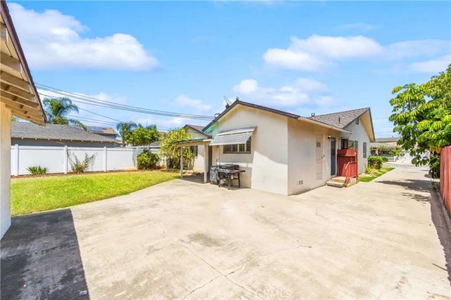 454 N Shattuck Place, Orange, CA 92866