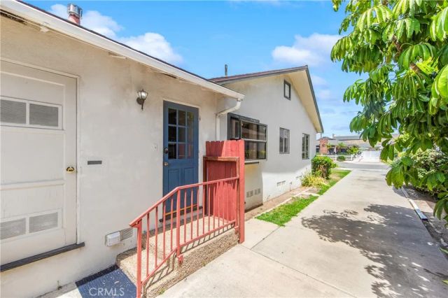 454 N Shattuck Place, Orange, CA 92866