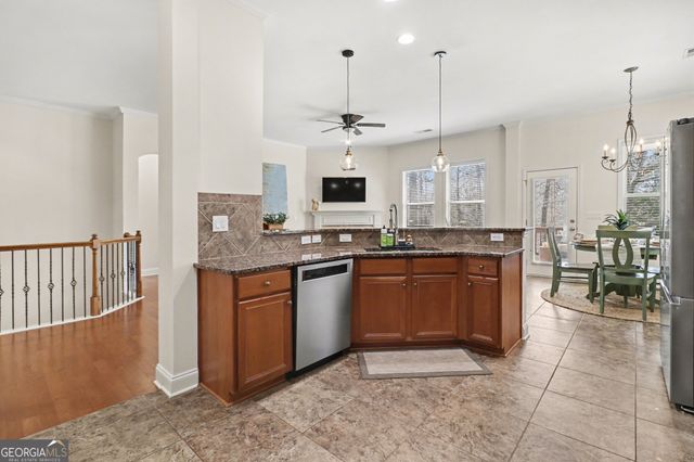 108 Greenview Drive, Newnan, GA 30265