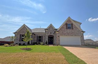90 RIDGEFIELD DR, Oakland, TN 38060