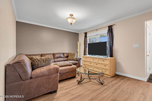 72 Kingsley Way, Freehold, NJ 07728