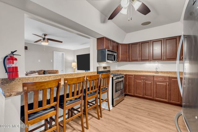 72 Kingsley Way, Freehold, NJ 07728