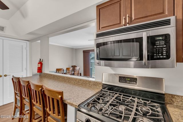 72 Kingsley Way, Freehold, NJ 07728