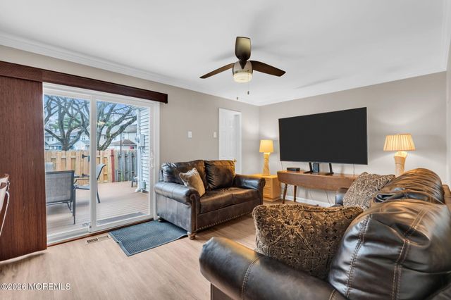 72 Kingsley Way, Freehold, NJ 07728