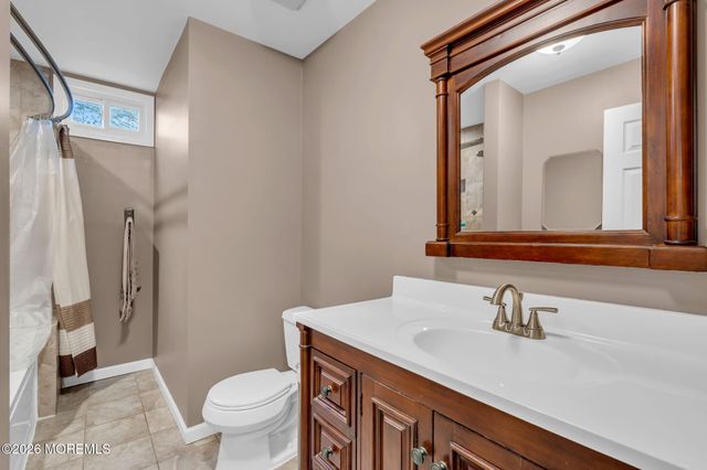 72 Kingsley Way, Freehold, NJ 07728