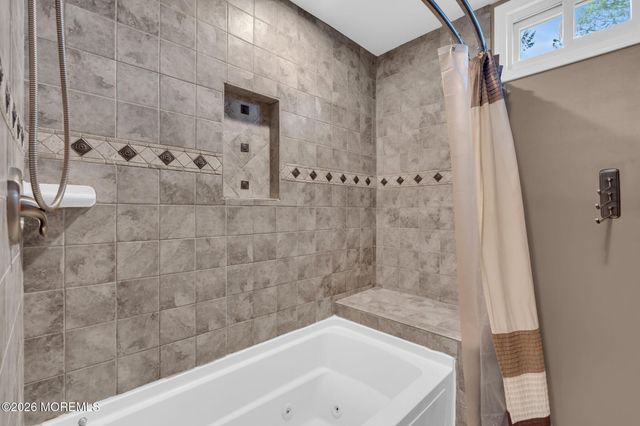 72 Kingsley Way, Freehold, NJ 07728