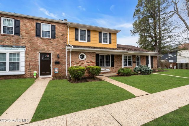 72 Kingsley Way, Freehold, NJ 07728