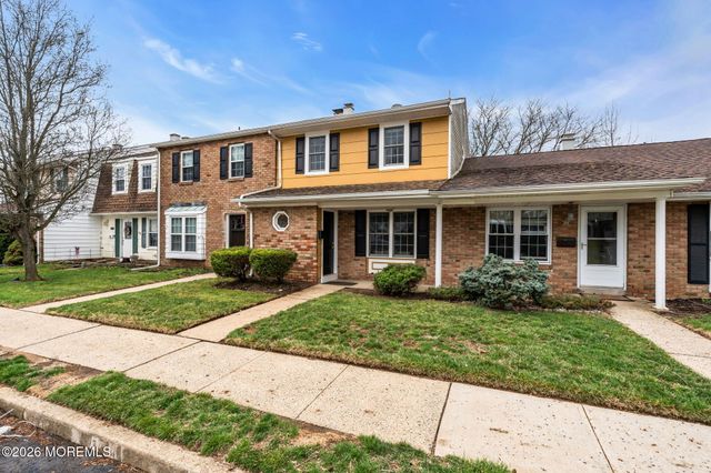 72 Kingsley Way, Freehold, NJ 07728