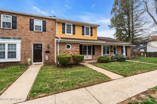 72 Kingsley Way, Freehold, NJ 07728