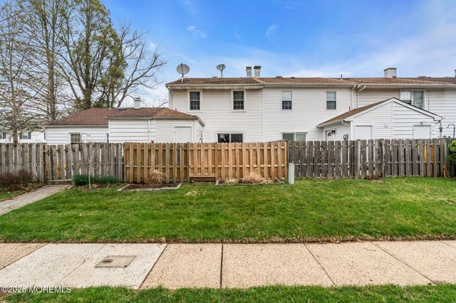 72 Kingsley Way, Freehold, NJ 07728