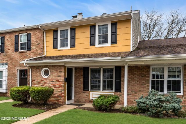 72 Kingsley Way, Freehold, NJ 07728