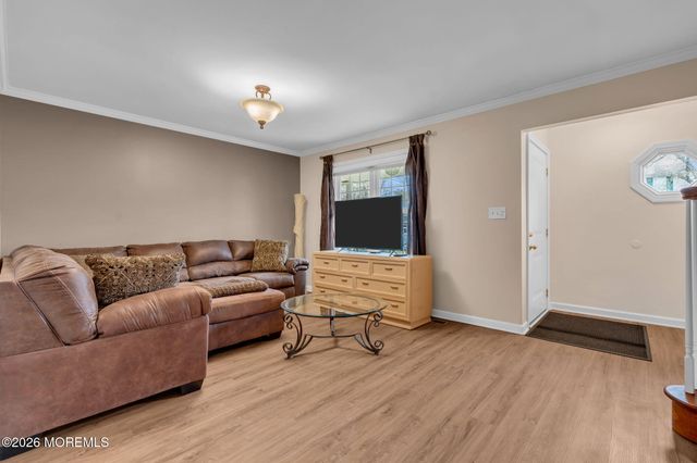 72 Kingsley Way, Freehold, NJ 07728