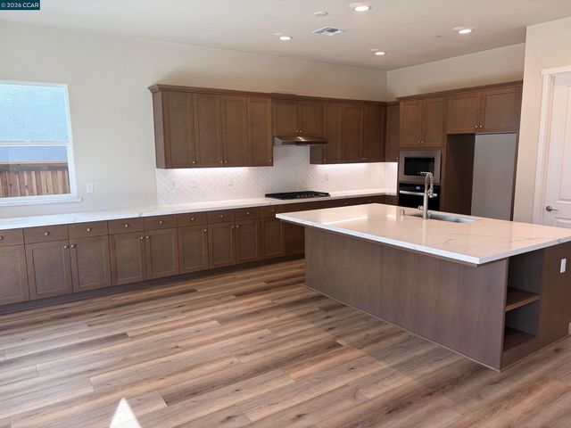16175 Cartman Ct, Lathrop, CA 95330