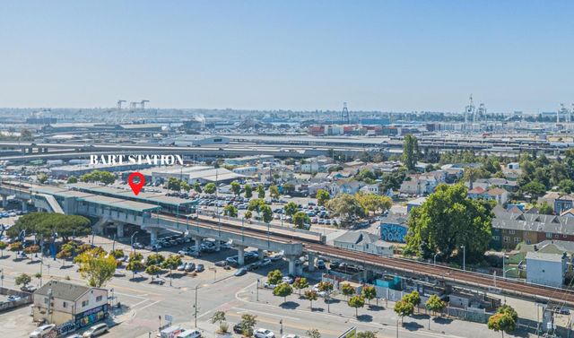1556 8th Street, Oakland, CA 94607