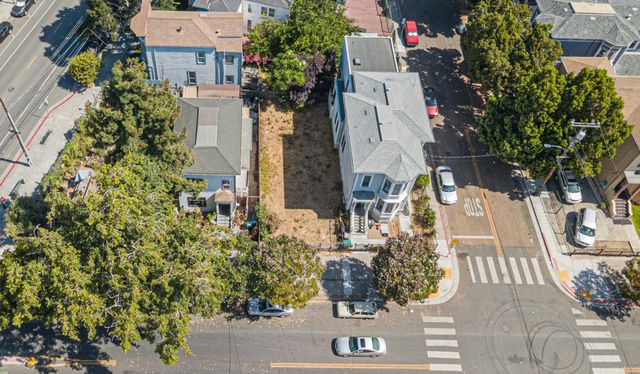 1556 8th Street, Oakland, CA 94607