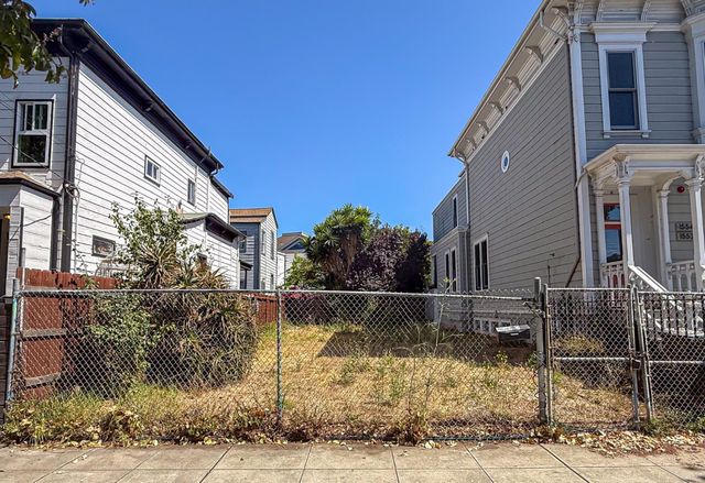 1556 8th Street, Oakland, CA 94607