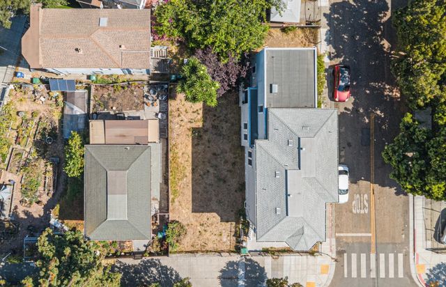 1556 8th Street, Oakland, CA 94607