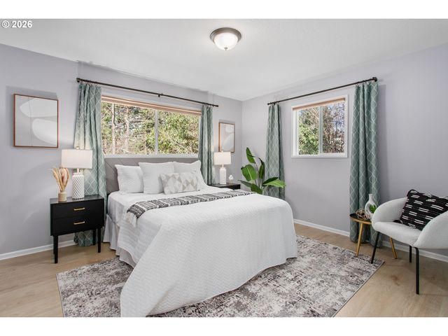 4911 PARKHILL St, Lake Oswego, OR 97035