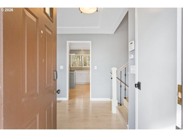 4911 PARKHILL St, Lake Oswego, OR 97035