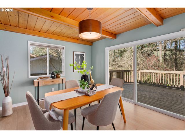 4911 PARKHILL St, Lake Oswego, OR 97035