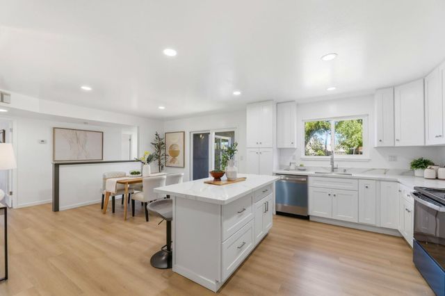 559-561 Mozart Court, Sunnyvale, CA 94087