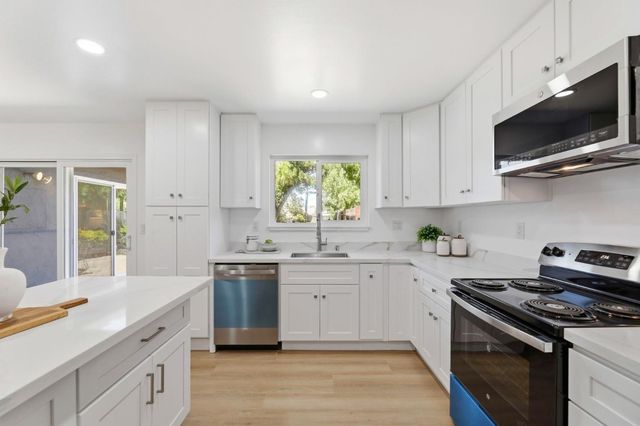 559-561 Mozart Court, Sunnyvale, CA 94087
