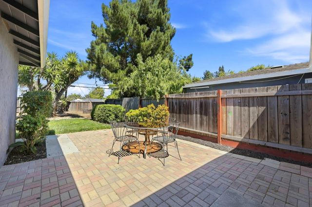 559-561 Mozart Court, Sunnyvale, CA 94087