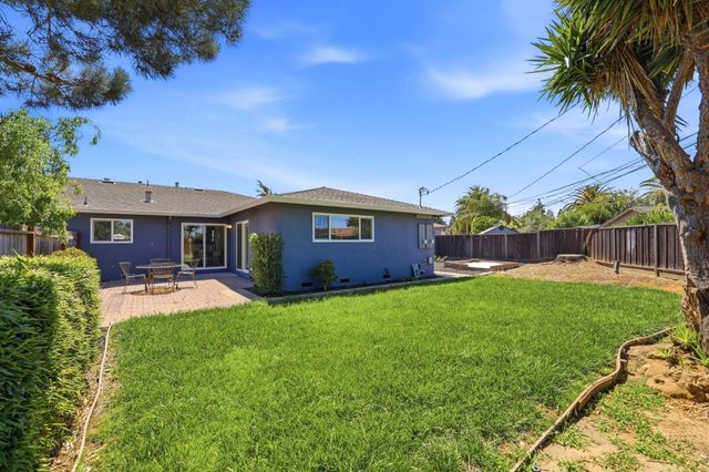 559-561 Mozart Court, Sunnyvale, CA 94087