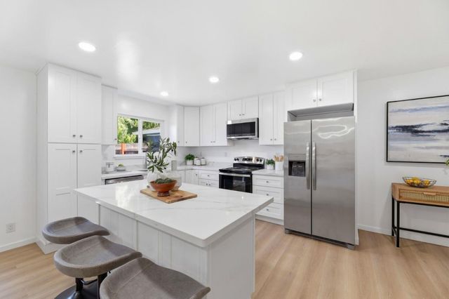 559-561 Mozart Court, Sunnyvale, CA 94087