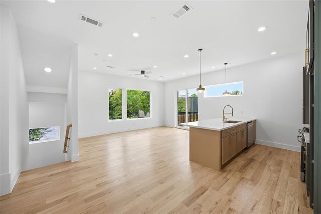 4605 Belmont Avenue 201, Dallas, TX 75204