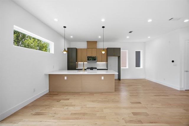 4605 Belmont Avenue 201, Dallas, TX 75204