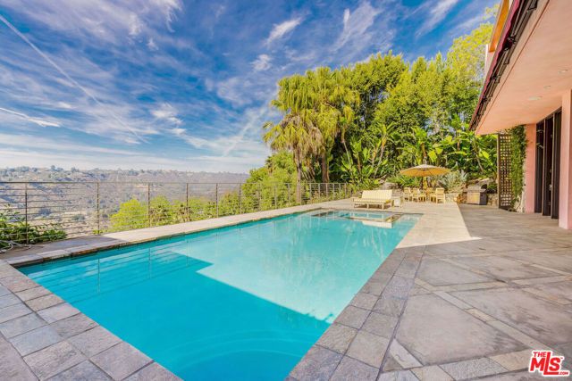 1111 Bel Air Place, Los Angeles, CA 90077