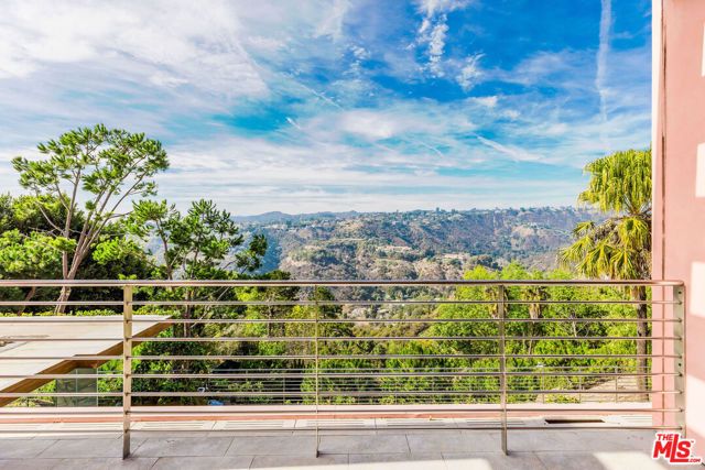 1111 Bel Air Place, Los Angeles, CA 90077