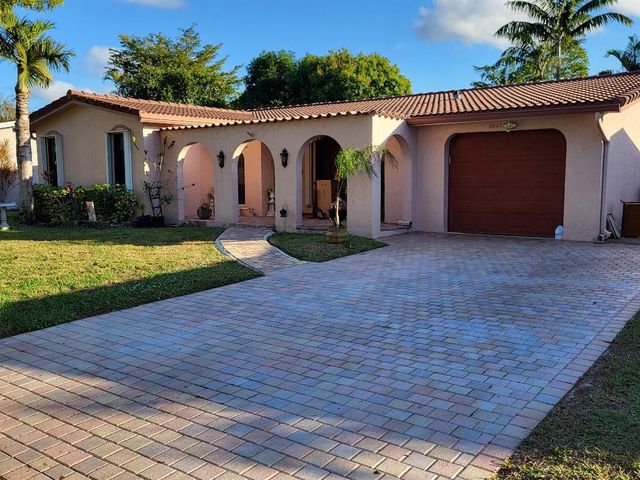 10478 NW 4th Street, Plantation, FL 33324