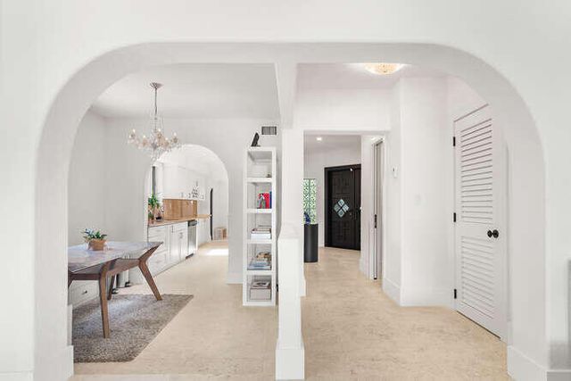 7820 Hawthorne Avenue, Miami Beach, FL 33141