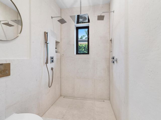 7820 Hawthorne Avenue, Miami Beach, FL 33141