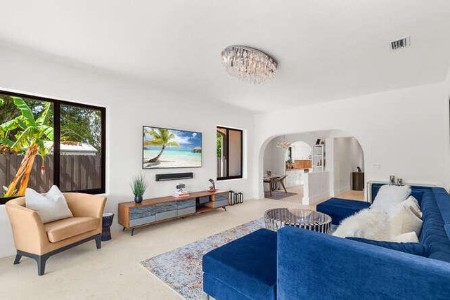 7820 Hawthorne Avenue, Miami Beach, FL 33141