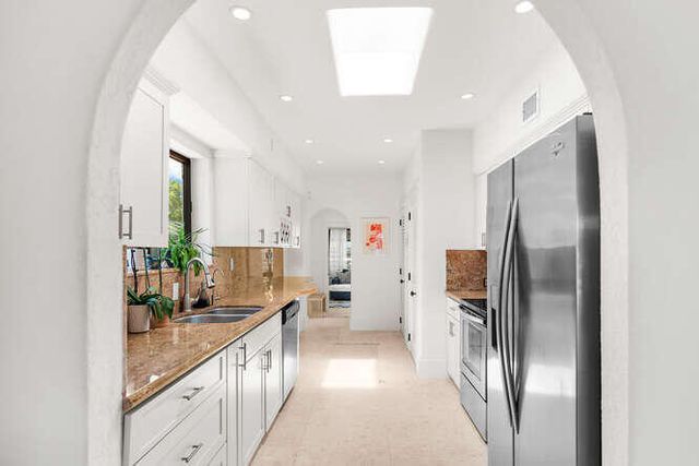 7820 Hawthorne Avenue, Miami Beach, FL 33141