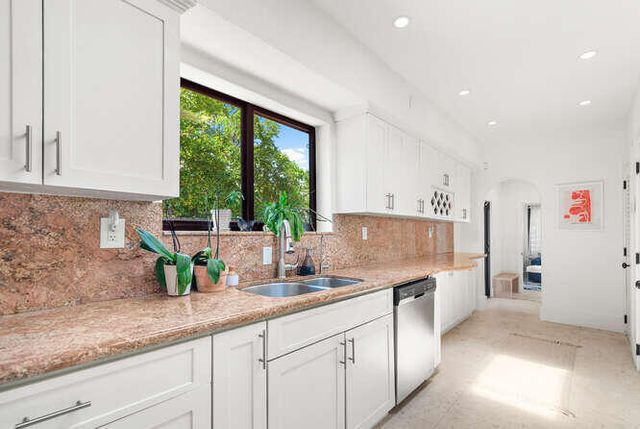 7820 Hawthorne Avenue, Miami Beach, FL 33141