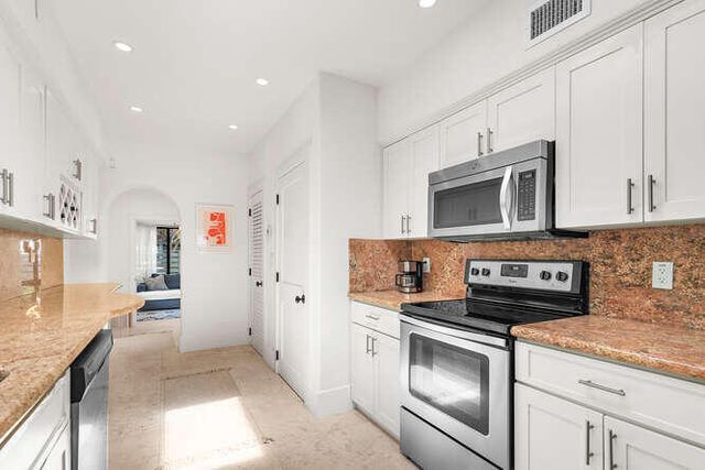 7820 Hawthorne Avenue, Miami Beach, FL 33141