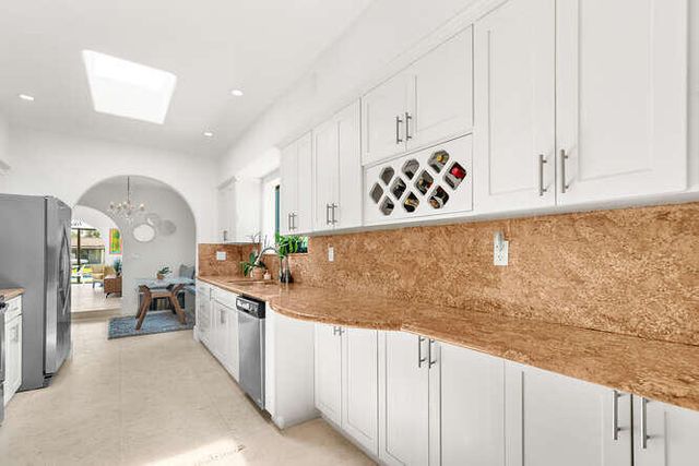 7820 Hawthorne Avenue, Miami Beach, FL 33141