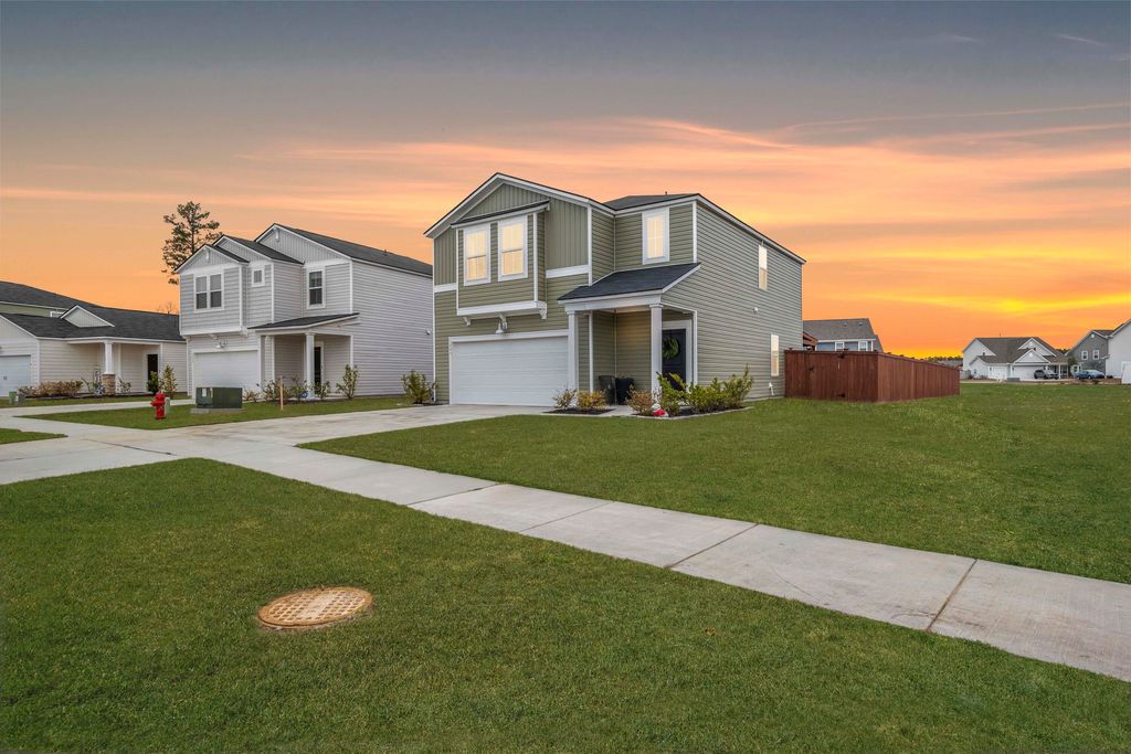 Image 1 of property listing at 297 Pine Crest View Drive, Summerville, SC 29486