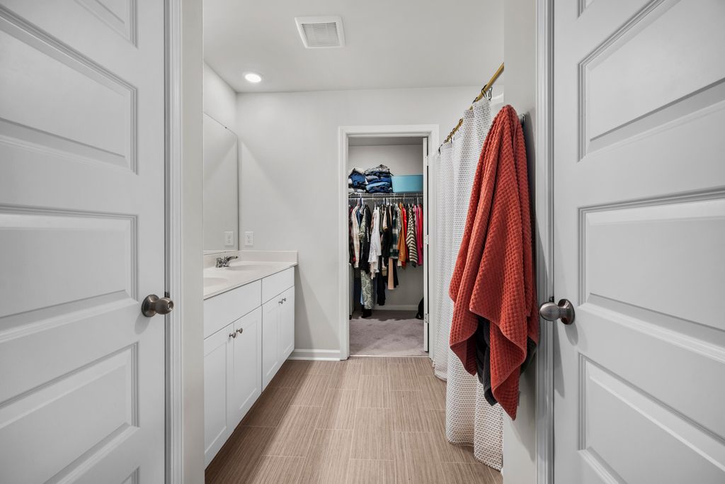 Image 17 of property listing at 297 Pine Crest View Drive, Summerville, SC 29486