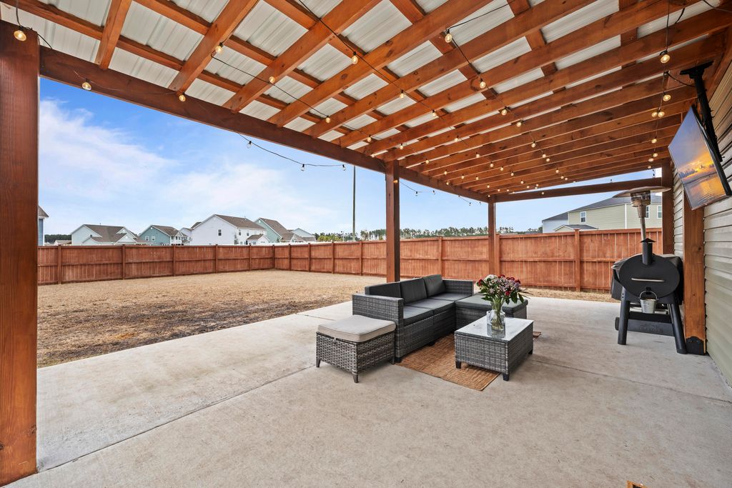 Image 24 of property listing at 297 Pine Crest View Drive, Summerville, SC 29486