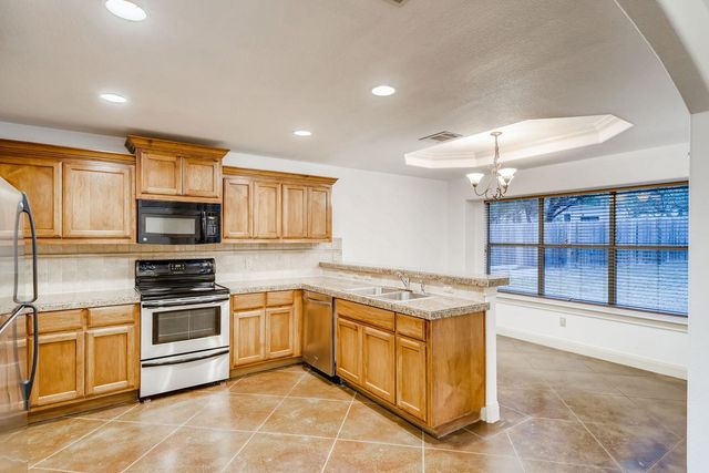 300 Venture BLVD S, Point Venture, TX 78645