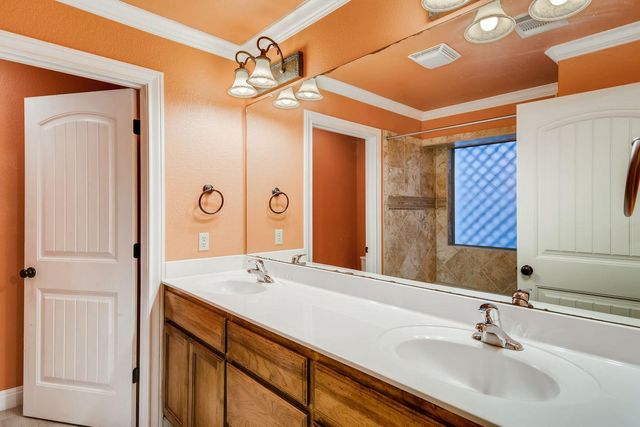 300 Venture BLVD S, Point Venture, TX 78645