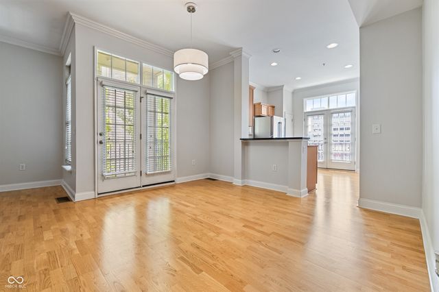 450 E Ohio Street 202, Indianapolis, IN 46204