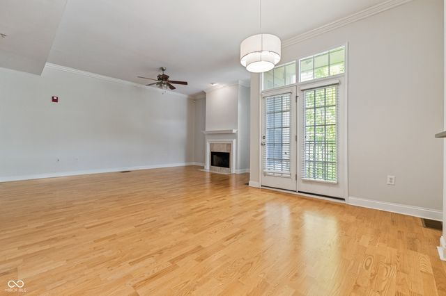 450 E Ohio Street 202, Indianapolis, IN 46204