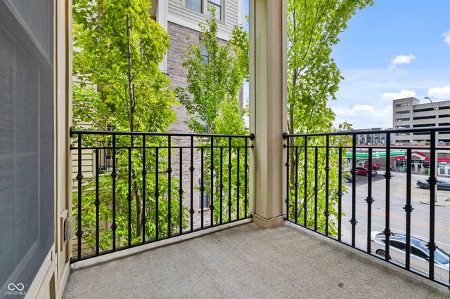 450 E Ohio Street 202, Indianapolis, IN 46204