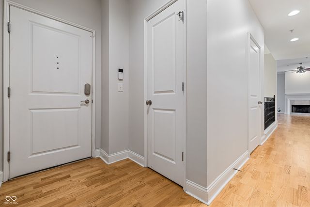 450 E Ohio Street 202, Indianapolis, IN 46204